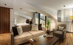 La Mia Suites